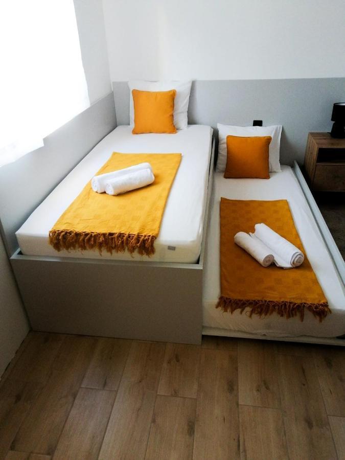 Evita Studio Apartment คาร์โลวัตส์ ภายนอก รูปภาพ