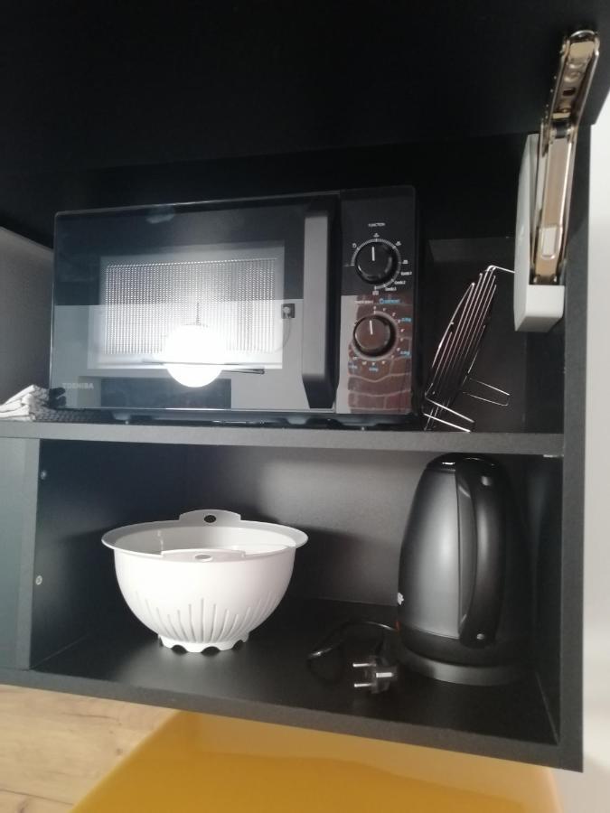 Evita Studio Apartment คาร์โลวัตส์ ภายนอก รูปภาพ