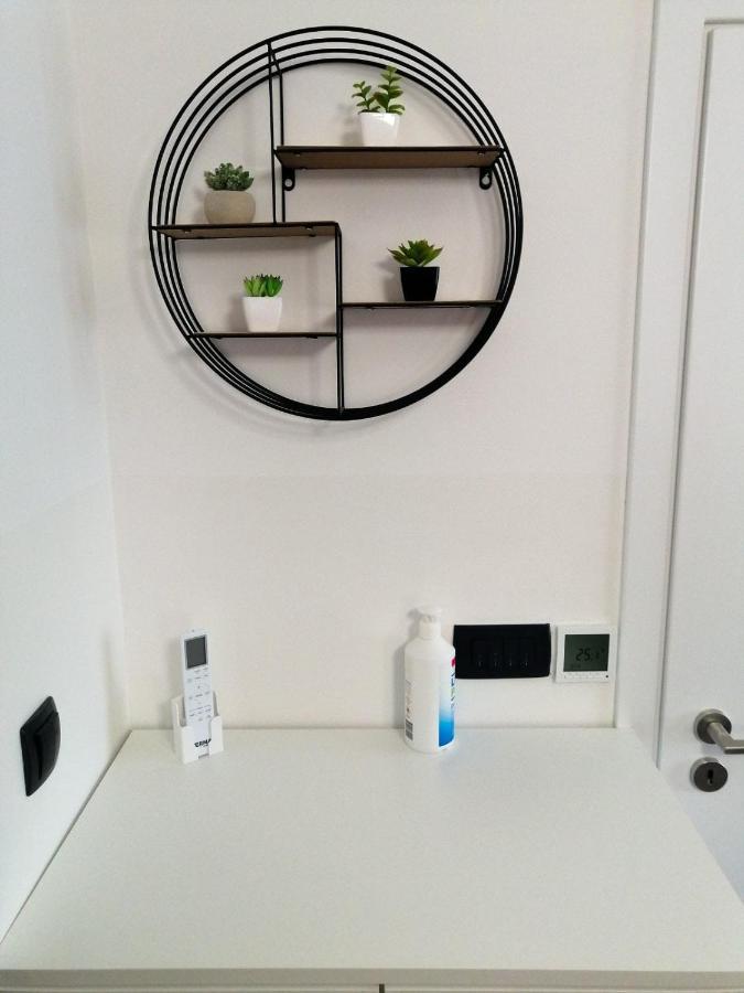Evita Studio Apartment คาร์โลวัตส์ ภายนอก รูปภาพ