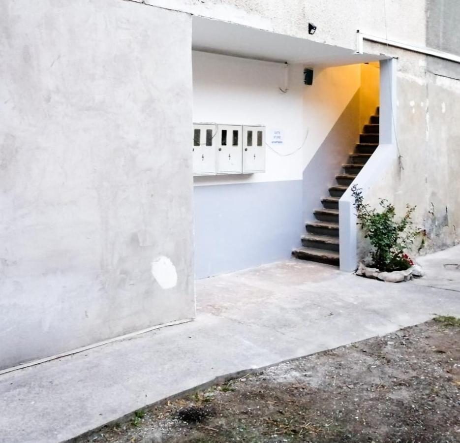 Evita Studio Apartment คาร์โลวัตส์ ภายนอก รูปภาพ
