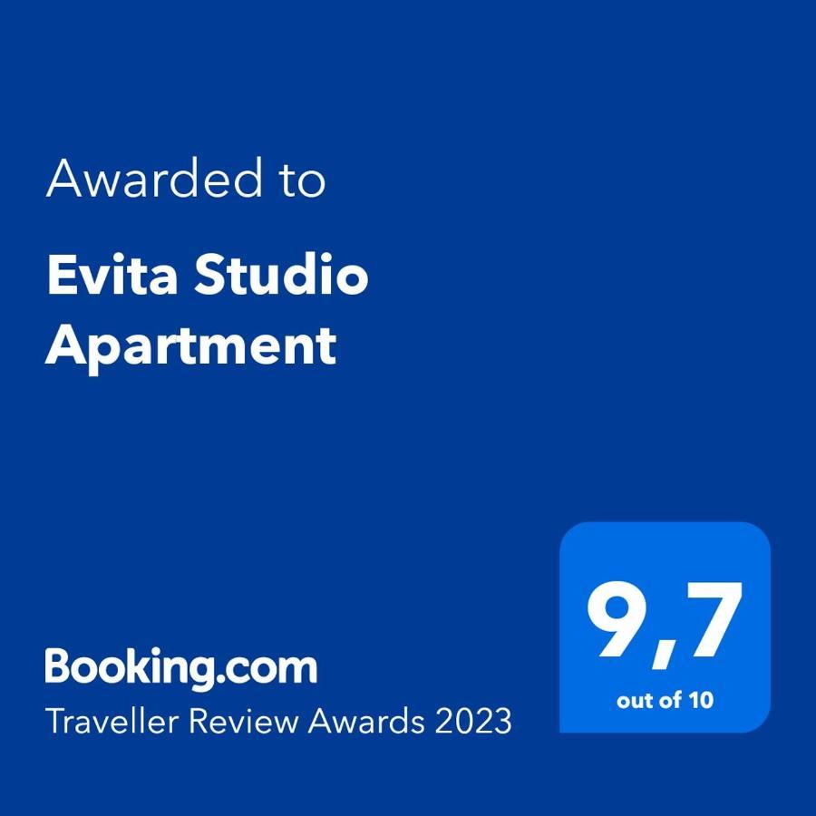 Evita Studio Apartment คาร์โลวัตส์ ภายนอก รูปภาพ